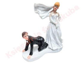 Figurka Młoda Para Ona rządzi Nim